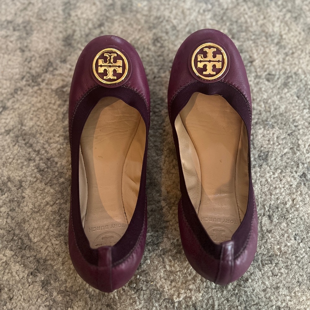 Tory Burch Caroline Leather Flats size 6.5, color deep plum